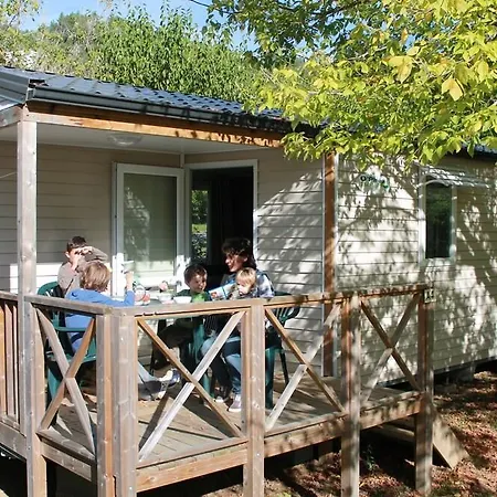 Camping Le Pastural Campsite 4*
